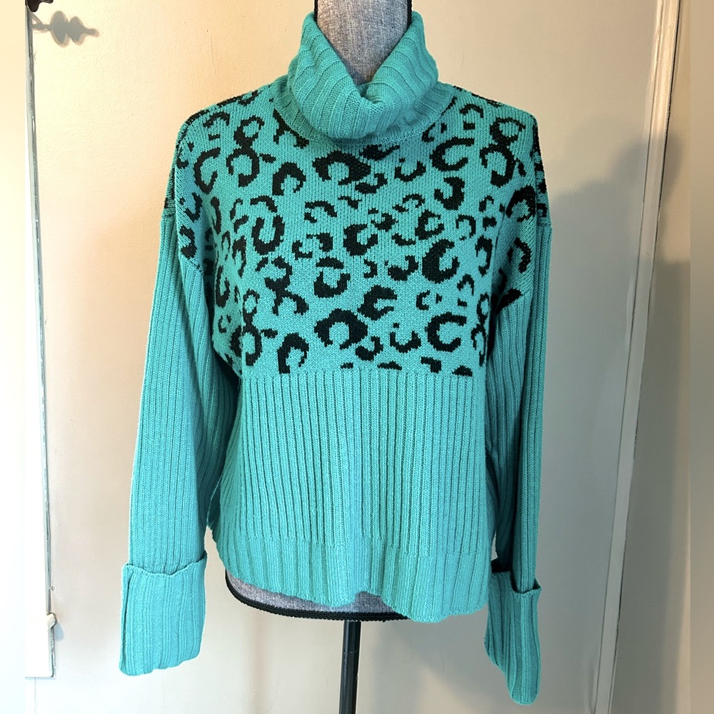 Nine West Black and Turquoise Crop Mock Neck Sweater Size L